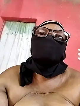 Snapshot of naughtygrannyXXX chatting on March 4, 2025, 6:04 am naughtygrannyXXX online show from March 4, 2025, 6:04 am