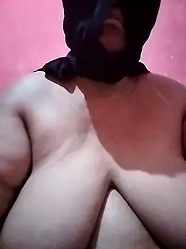 Snapshot of naughtygrannyXXX chatting on October 17, 2025, 8:11 pm naughtygrannyXXX online show from October 17, 2025, 8:11 pm