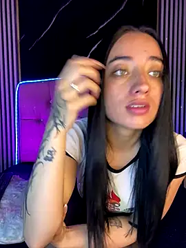 Snapshot of Ady_18 chatting on October 7, 2025, 3:42 pm Ady 18 online show from October 7, 2025, 3:42 pm