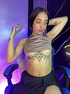 Snapshot of Ady_18 chatting on October 25, 2025, 5:40 pm Ady 18 online show from October 25, 2025, 5:40 pm