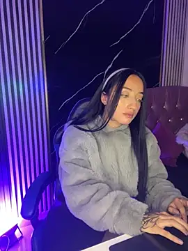 Snapshot of Ady_18 chatting on November 18, 2025, 8:57 pm Ady 18 online show from November 18, 2025, 8:57 pm