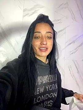 Snapshot of Ady_18 chatting on November 30, 2025, 1:04 pm Ady 18 online show from November 30, 2025, 1:04 pm