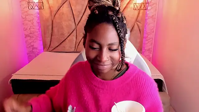 Queen perla  online show from January 22, 2025, 3:51 pm