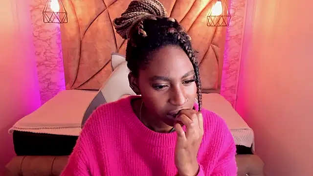 Queen perla  online show from January 22, 2025, 10:37 pm