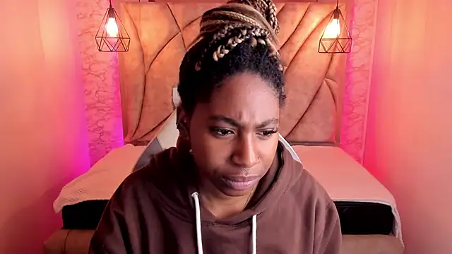 Queen perla  online show from February 13, 2025, 12:21 pm