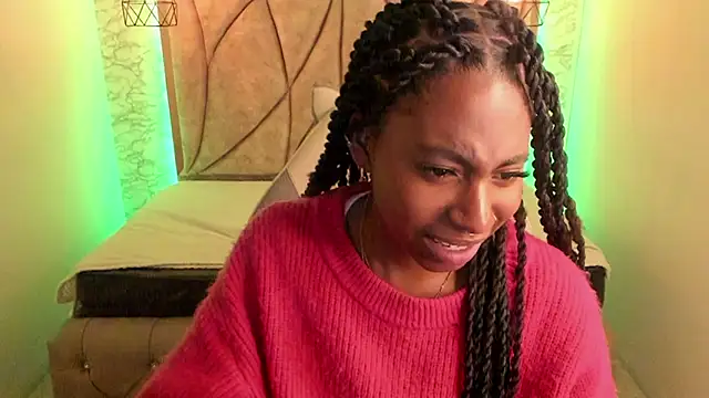 Queen perla  online show from February 28, 2025, 8:07 pm