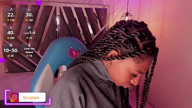 Queen perla  online show from October 15, 2025, 11:32 am