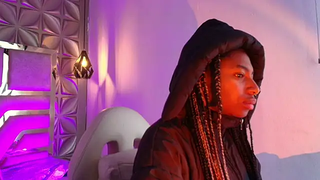 Queen perla  online show from February 3, 2026, 11:15 am