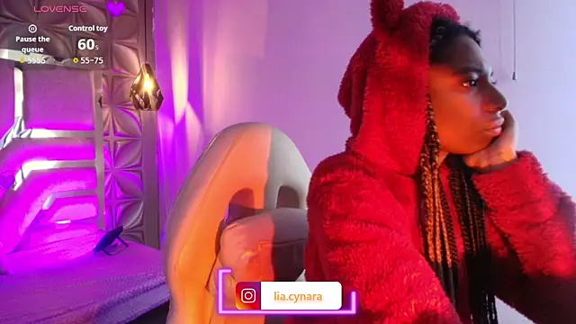 Queen perla  online show from February 17, 2026, 5:08 pm