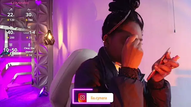 Queen perla  online show from February 18, 2026, 12:01 pm