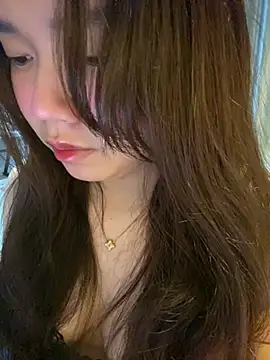 Snapshot of Hotellinh12 chatting on January 9, 2026, 12:08 pm Hotellinh12 online show from January 9, 2026, 12:08 pm