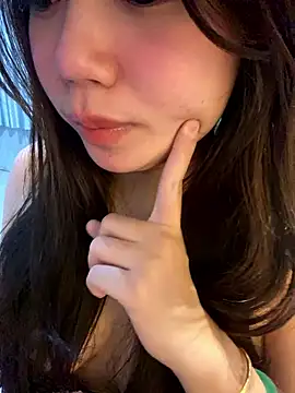 Snapshot of Hotellinh12 chatting on January 16, 2026, 6:45 pm Hotellinh12 online show from January 16, 2026, 6:45 pm