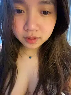 Snapshot of Hotellinh12 chatting on February 27, 2026, 4:51 pm Hotellinh12 online show from February 27, 2026, 4:51 pm