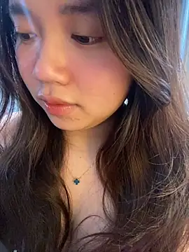 Snapshot of Hotellinh12 chatting on March 16, 2026, 8:07 am Hotellinh12 online show from March 16, 2026, 8:07 am