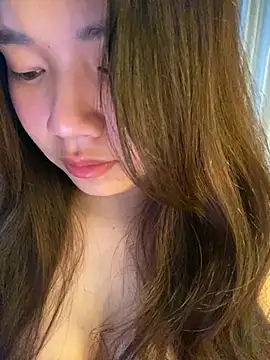 Snapshot of Hotellinh12 chatting on March 26, 2026, 5:29 pm Hotellinh12 online show from March 26, 2026, 5:29 pm