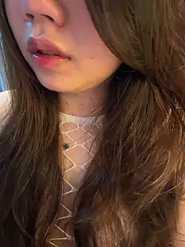 Hotellinh12 online show from May 13, 2026, 3:53 pm
