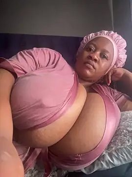 Chubbykarisma27 online show from March 5, 2026, 2:13 pm