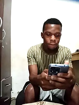 Snapshot of Uncletee112 chatting on September 13, 2025, 11:15 pm Uncletee112 online show from September 13, 2025, 11:15 pm