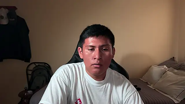 Snapshot of JoshuaTls08 chatting on January 20, 2025, 10:15 pm JoshuaTls08 online show from January 20, 2025, 10:15 pm