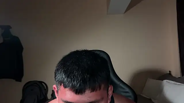 Snapshot of JoshuaTls08 chatting on February 5, 2025, 1:04 am JoshuaTls08 online show from February 5, 2025, 1:04 am