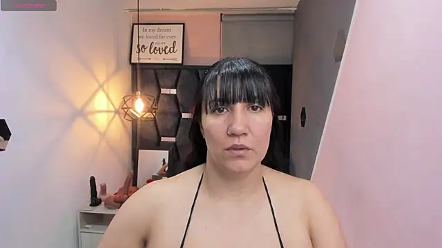 GiaFox  online show from November 7, 2025, 4:01 am