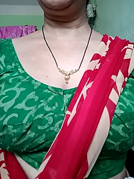 Snapshot of Rosy-B chatting on April 28, 2026, 9:47 am Rosy-B online show from April 28, 2026, 9:47 am
