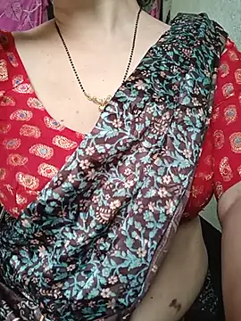 Snapshot of Rosy-B chatting on May 15, 2026, 10:50 pm Rosy-B online show from May 15, 2026, 10:50 pm