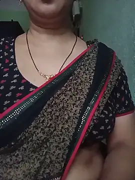 Snapshot of Rosy-B chatting on July 1, 2026, 12:01 am Rosy-B online show from July 1, 2026, 12:01 am