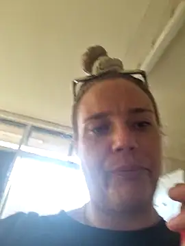 Off the Lesh online show from December 17, 2025, 7:31 pm