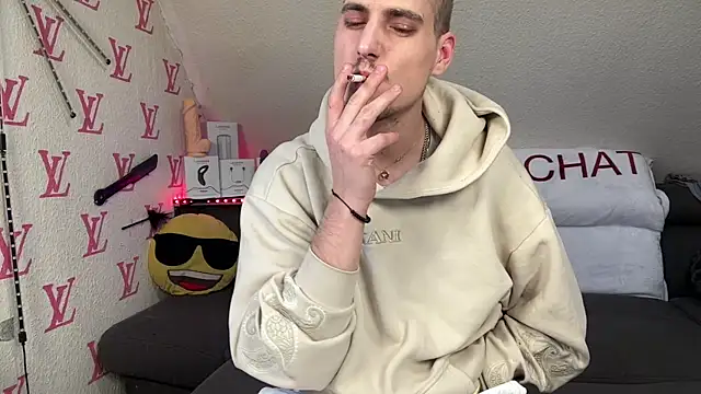 Snapshot of Cookieboy88 chatting on February 8, 2026, 3:48 pm Cookieboy88 online show from February 8, 2026, 3:48 pm