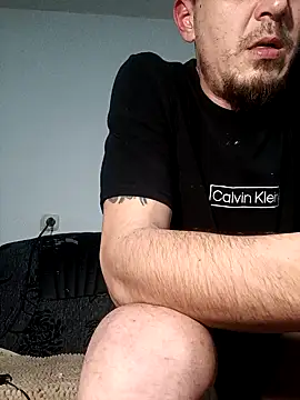 mayk18cm online show from January 9, 2025, 3:12 pm