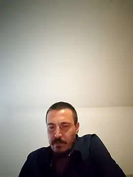 mayk18cm online show from October 3, 2025, 7:05 am