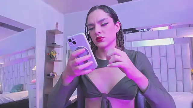 mariiahneedles online show from April 8, 2026, 7:25 pm