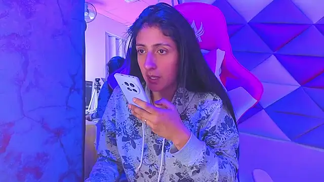 Cameron cutte online show from October 24, 2025, 2:41 am