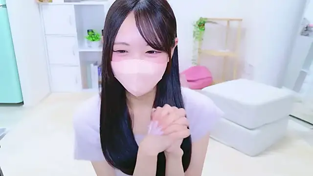 Snapshot of Suzu_ch_xx chatting on June 7, 2026, 4:00 pm Suzu ch xx online show from June 7, 2026, 4:00 pm