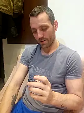 Snapshot of Aian09 chatting on March 19, 2025, 9:16 pm Aian09 online show from March 19, 2025, 9:16 pm