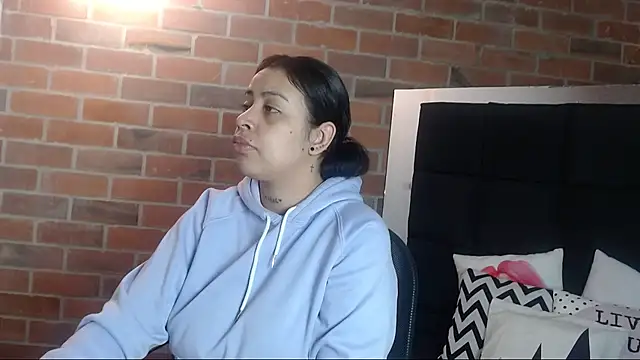 Snapshot of salome__hills1 chatting on January 14, 2025, 2:32 pm salome hills1 online show from January 14, 2025, 2:32 pm