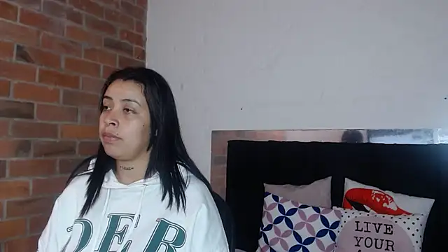 Snapshot of salome__hills1 chatting on November 22, 2025, 1:32 pm salome hills1 online show from November 22, 2025, 1:32 pm