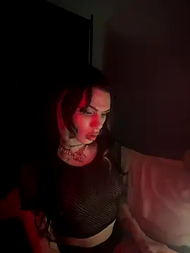 LinnWy69 online show from December 20, 2025, 7:26 am