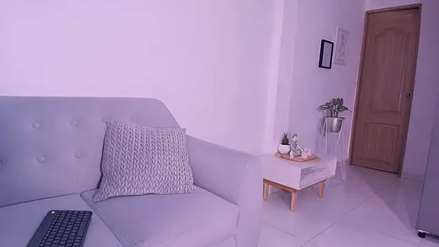 DannaHyde online show from March 19, 2026, 7:40 pm