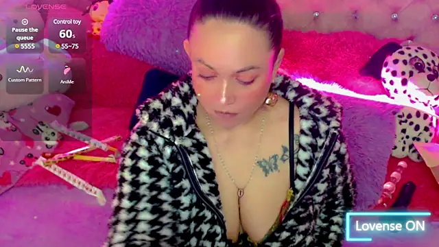 Snapshot of martina_bk chatting on January 23, 2025, 7:43 am martina bk online show from January 23, 2025, 7:43 am