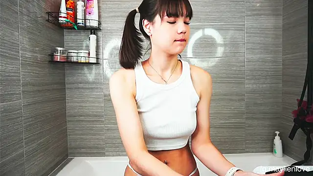 MaylienLove online show from October 4, 2025, 6:33 am