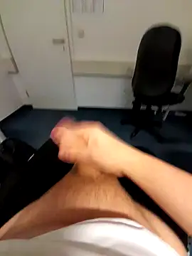 Snapshot of joel43278 chatting on January 22, 2025, 2:03 pm joel43278 online show from January 22, 2025, 2:03 pm