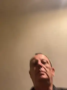 Snapshot of chubbybear2cum chatting on September 20, 2025, 3:40 am chubbybear2cum online show from September 20, 2025, 3:40 am