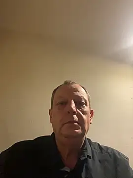 Snapshot of chubbybear2cum chatting on September 20, 2025, 10:44 pm chubbybear2cum online show from September 20, 2025, 10:44 pm