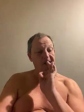 Snapshot of chubbybear2cum chatting on October 4, 2025, 11:25 pm chubbybear2cum online show from October 4, 2025, 11:25 pm