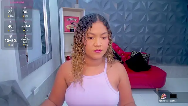 Cristal War online show from November 12, 2025, 10:20 pm