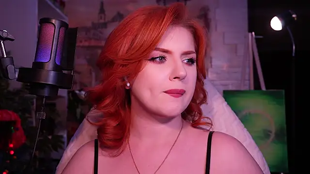 Snapshot of Chriss_Fox chatting on January 23, 2025, 6:35 pm Chriss Fox online show from January 23, 2025, 6:35 pm