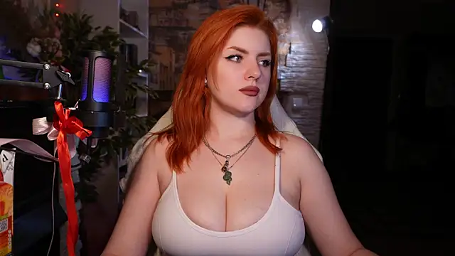 Snapshot of Chriss_Fox chatting on February 18, 2025, 3:10 pm Chriss Fox online show from February 18, 2025, 3:10 pm