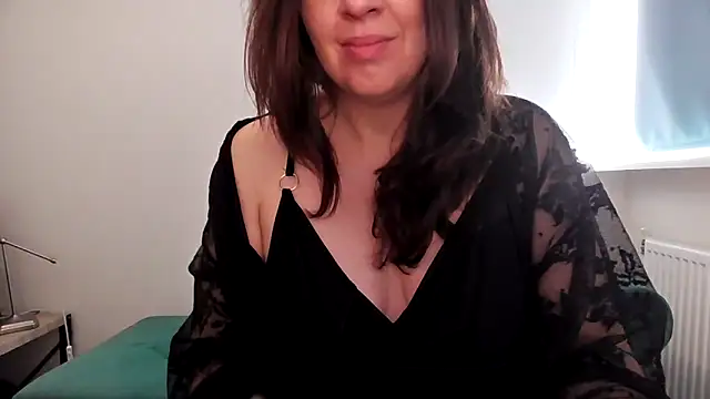 Ella Next Door online show from December 15, 2025, 1:26 pm